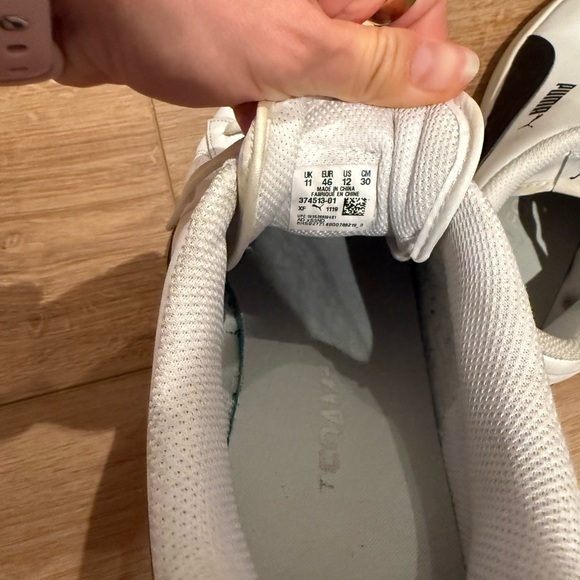 Puma White and‎ Black Classic Sneakers - Picture 2 of 7